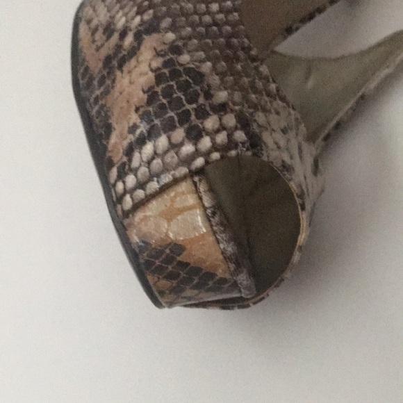 🌸SALE WORTHINGTON snake print High Heel Pumps - Picture 9 of 9